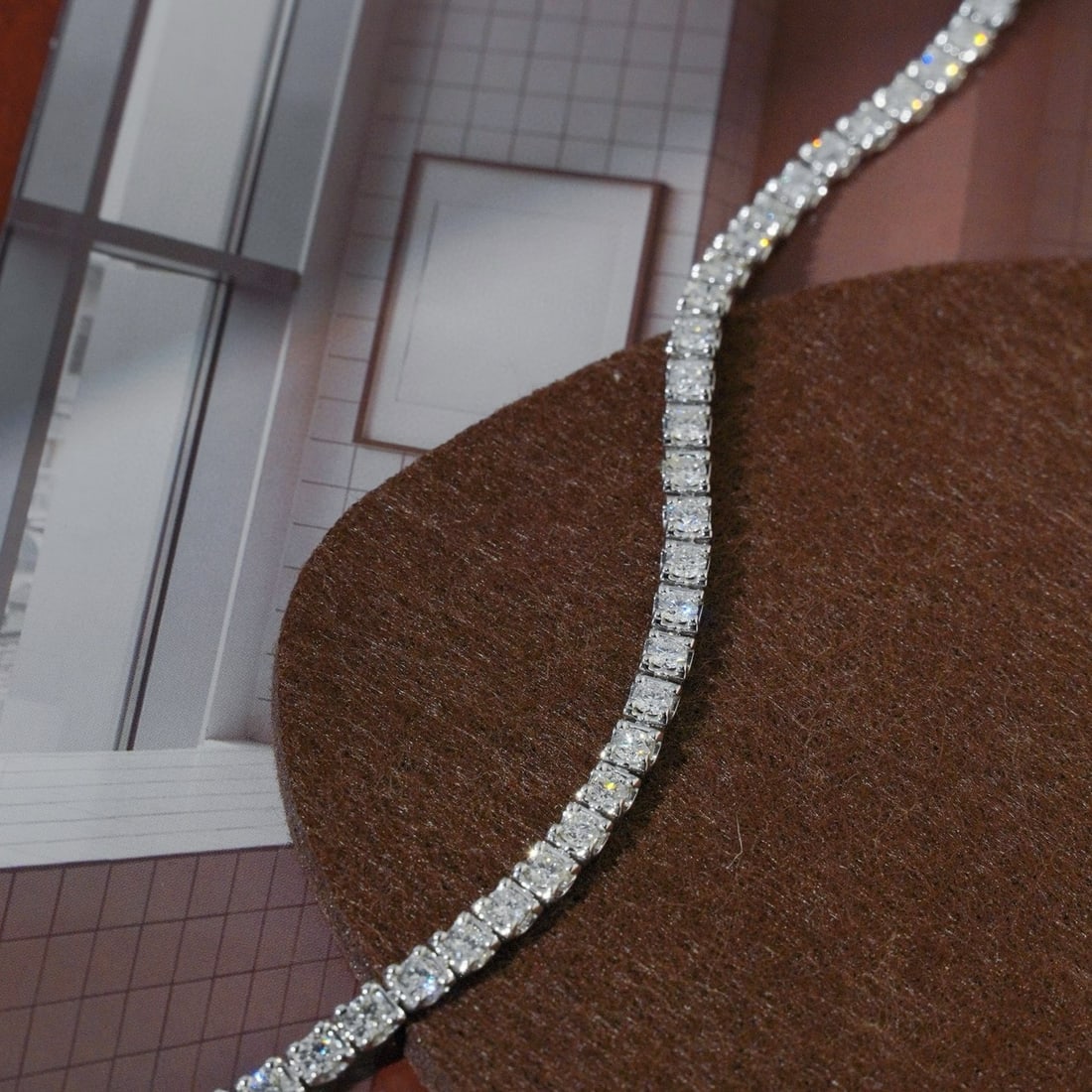 14k Gold 3.4 Ct Natural H Diamond Bracelet: Ref:231088190 // gold content:14k gold // main gemstone:diamond // shape:round // carat weight:3. 4ct // clarity grade:vs-si // color:h // treatment:natural // cut grade:g // Condition: New Low