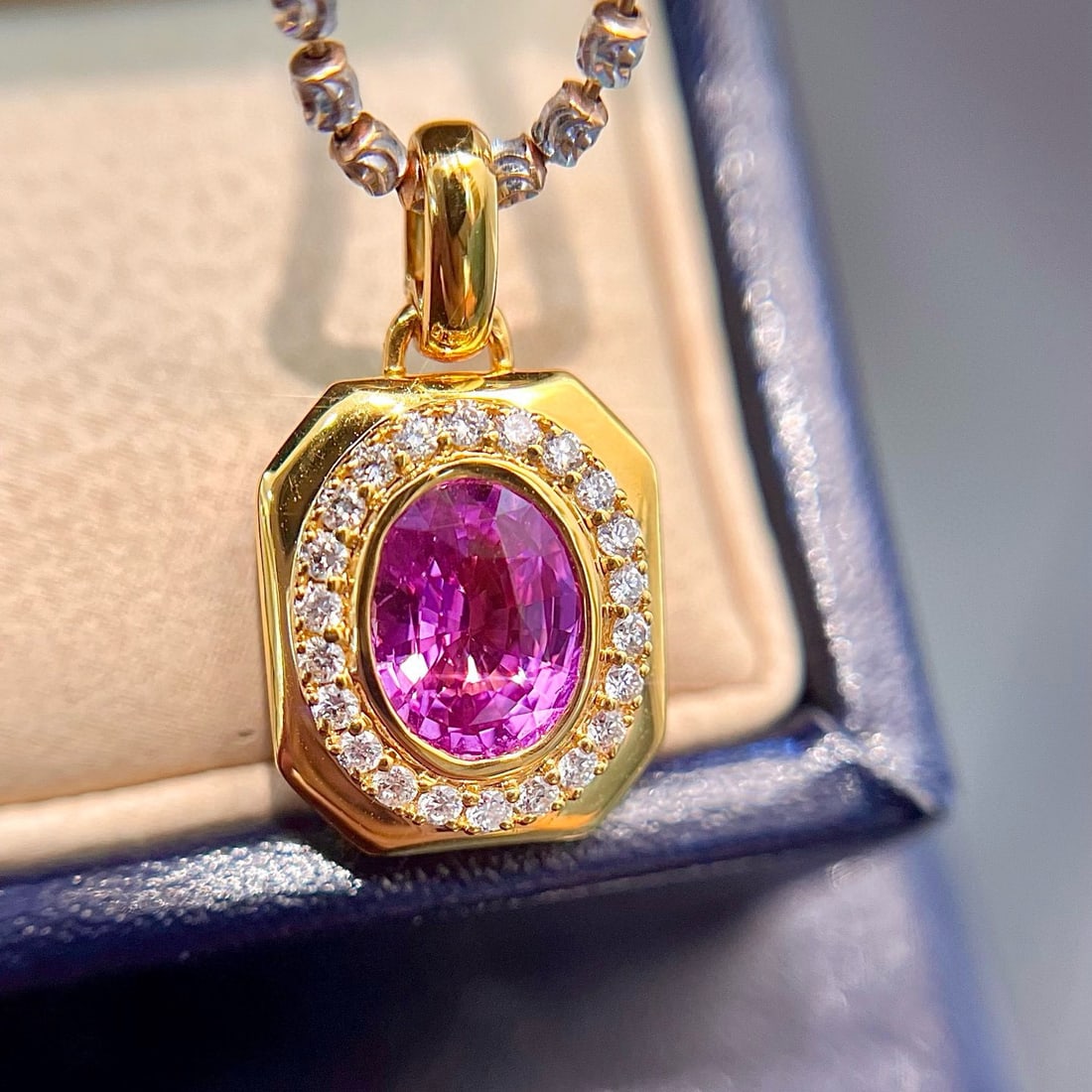 14k Gold 1.58 Ctw Natural Padparadscha Sapphire & Diamond Pendant( Without Chain ): Ref:231088203 // gold content:14k gold // main gemstone:padparadscha sapphire // shape:oval // carat weight:1. 40ct // color:orangish pink // treatment:natural // // adjacent gemstone 2 : diamond //