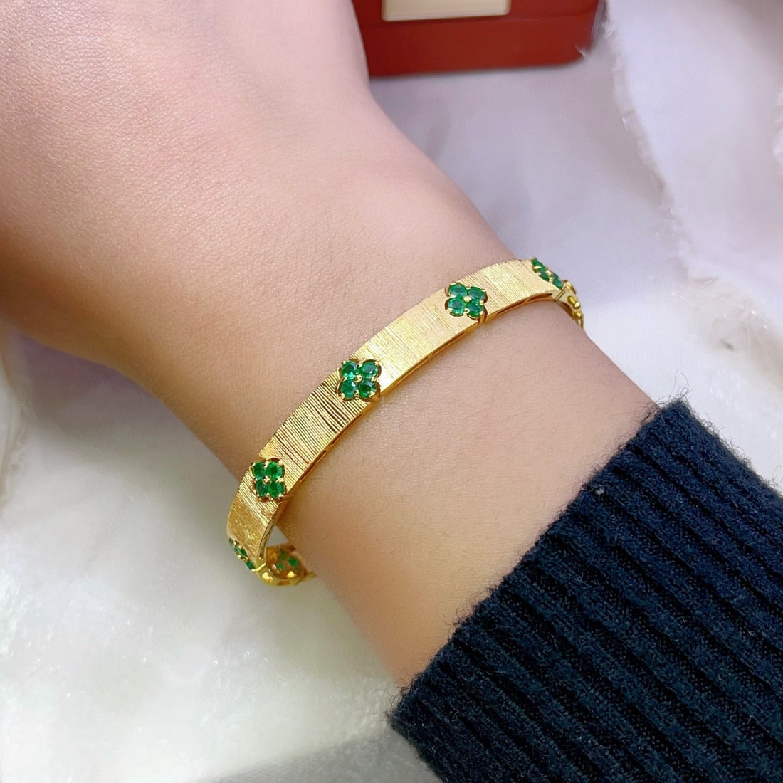 14k Gold 3.50 Ct Natural Emerald Bangle - 7