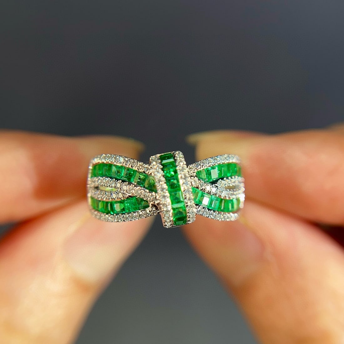 14k Gold 1.40 Ctw Vivid Green Natural Emerald & Diamond Ring - 2