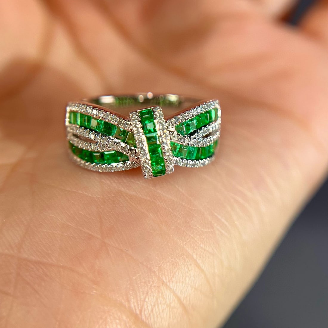 14k Gold 1.40 Ctw Vivid Green Natural Emerald & Diamond Ring - 5
