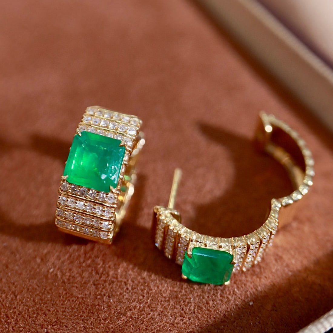 14k Gold 2.82 Ctw Natural Emerald & Diamond Earrings - 4