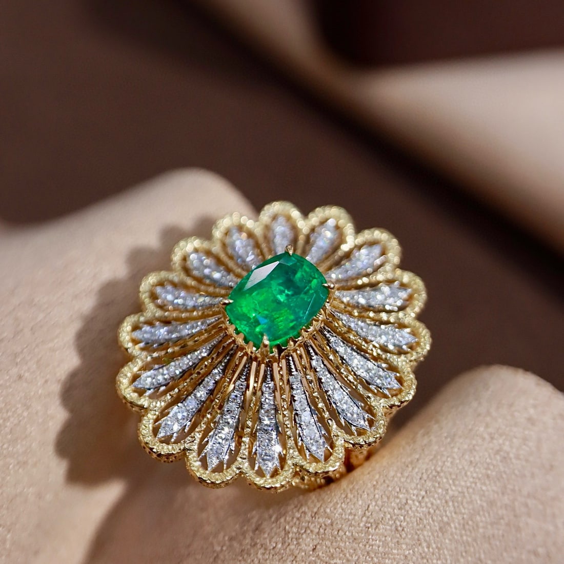 14k Gold 1.84 Ctw Natural Emerald & Diamond Ring - 2