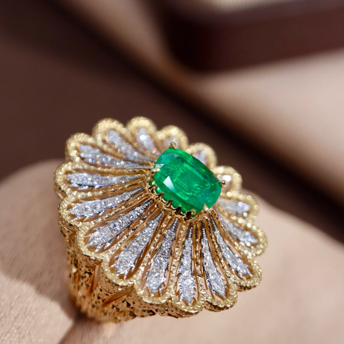 14k Gold 1.84 Ctw Natural Emerald & Diamond Ring - 3