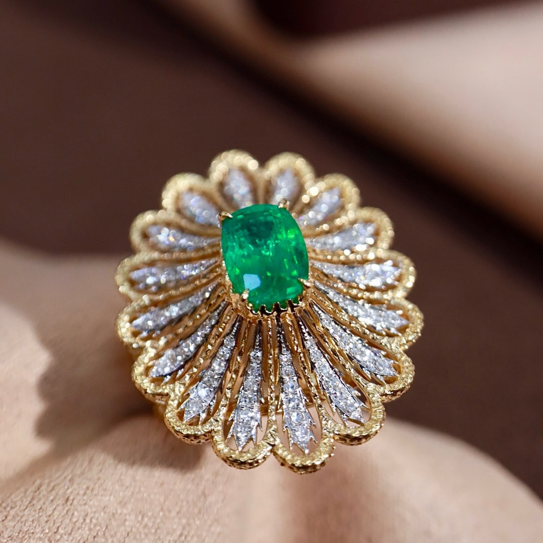 14k Gold 1.84 Ctw Natural Emerald & Diamond Ring - 4