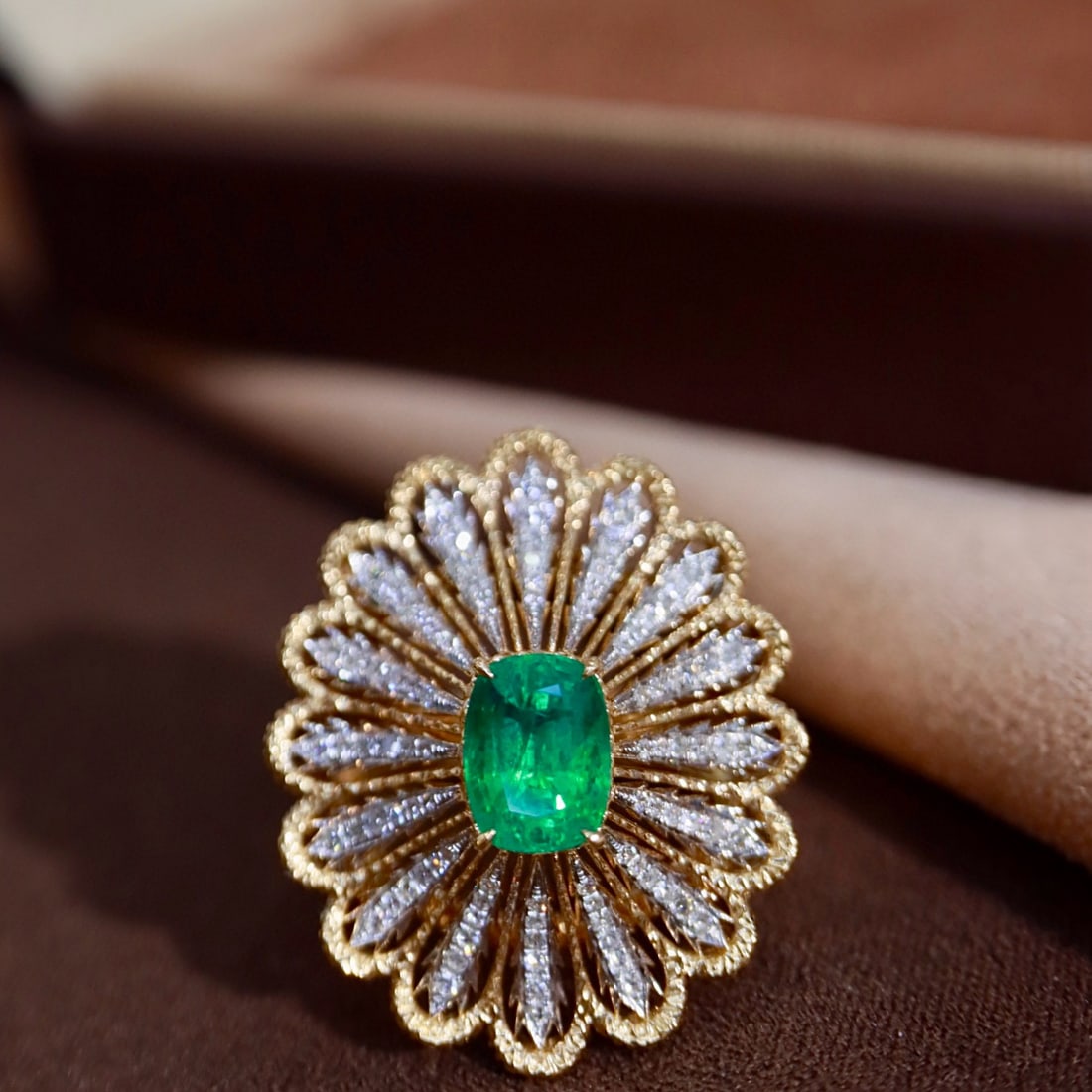 14k Gold 1.84 Ctw Natural Emerald & Diamond Ring - 5