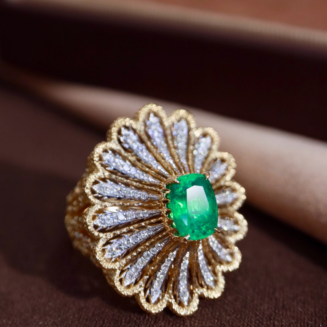 14k Gold 1.84 Ctw Natural Emerald & Diamond Ring - 6