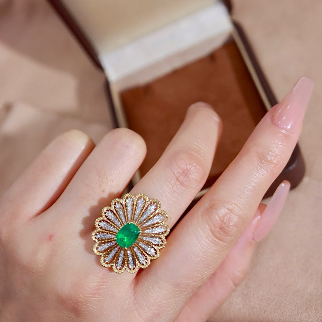 14k Gold 1.84 Ctw Natural Emerald & Diamond Ring - 8