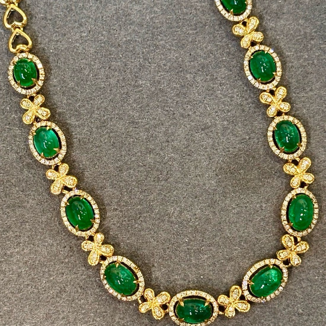 14k Gold 6 Ct Vivid Green Natural Emerald & Diamond Bracelet - 3