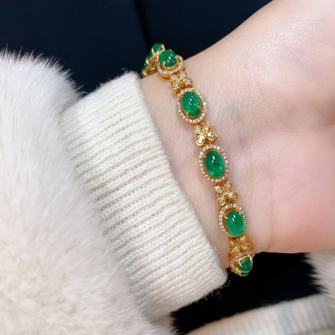 14k Gold 6 Ct Vivid Green Natural Emerald & Diamond Bracelet - 5