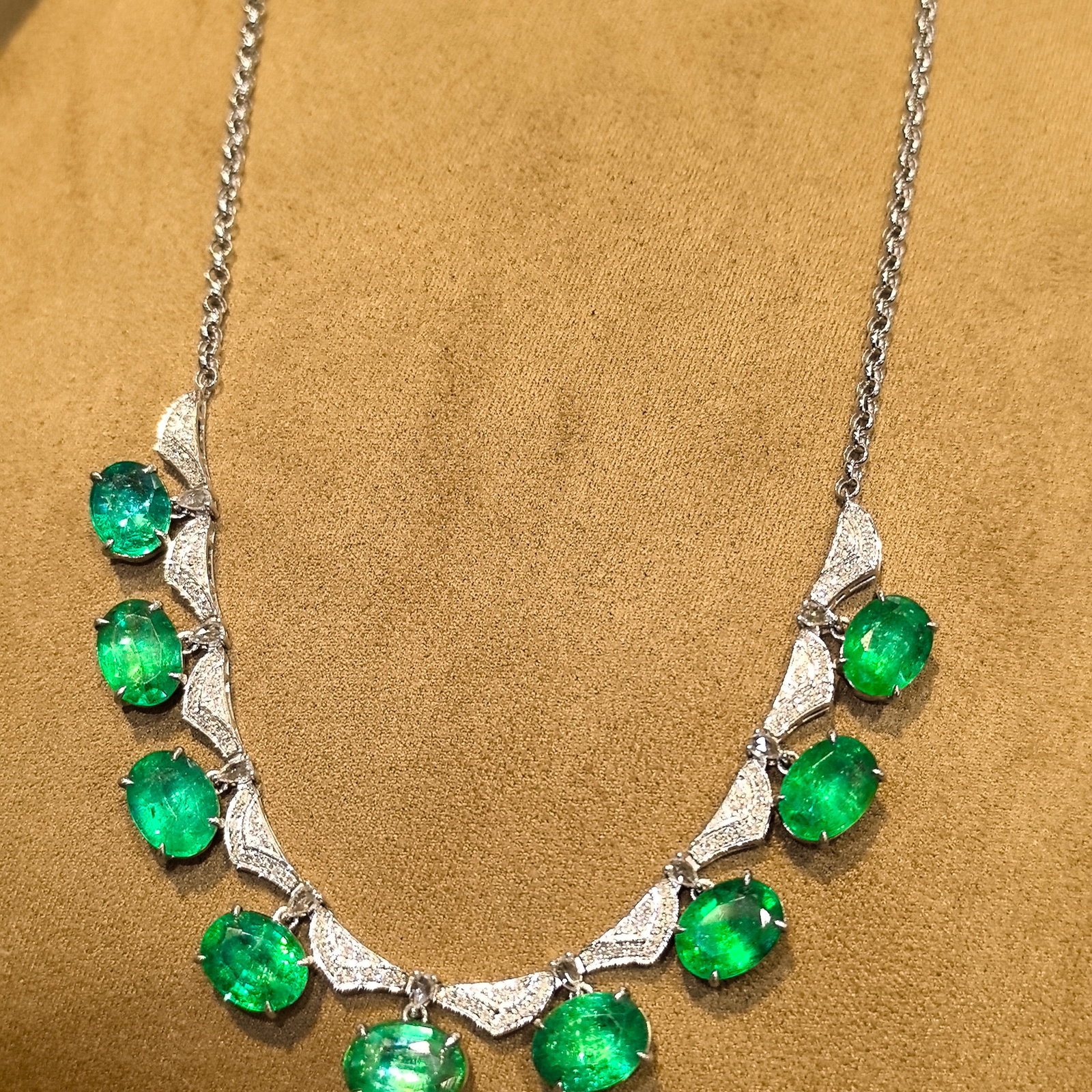 14k Gold 11.30 Ctw Vivid Green Natural Emerald & Diamond Necklace - 3