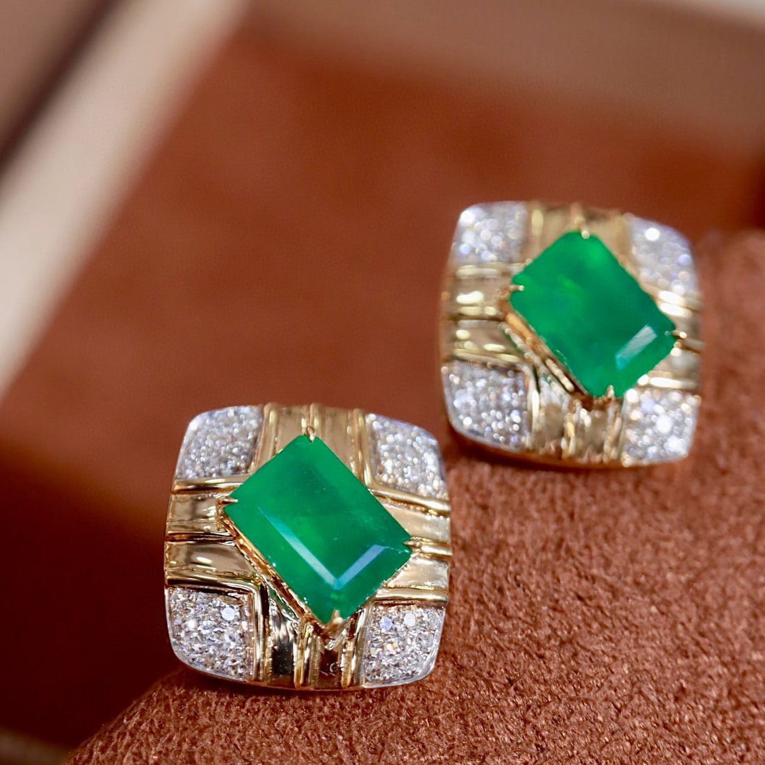 14k Gold 2.46 Ctw Vivid Green Natural Emerald & Diamond Earrings - 3