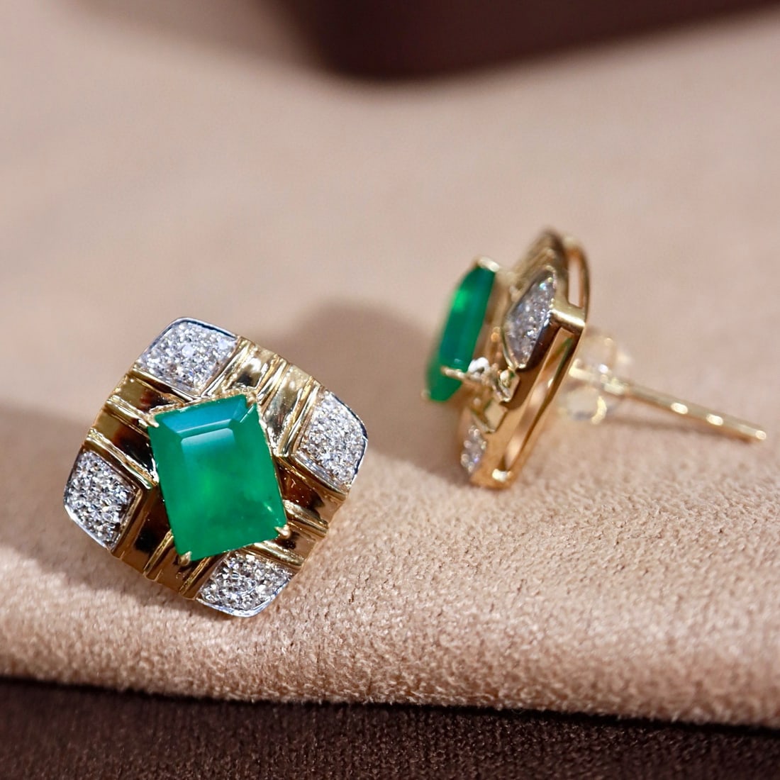 14k Gold 2.46 Ctw Vivid Green Natural Emerald & Diamond Earrings - 4