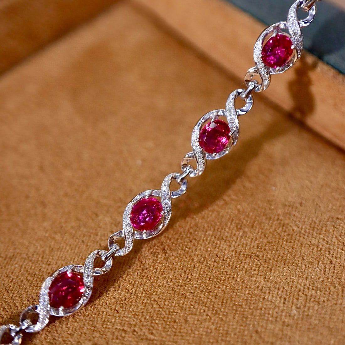 14k Gold 2.83 Ctw Natural Ruby & Diamond Bracelet - 4