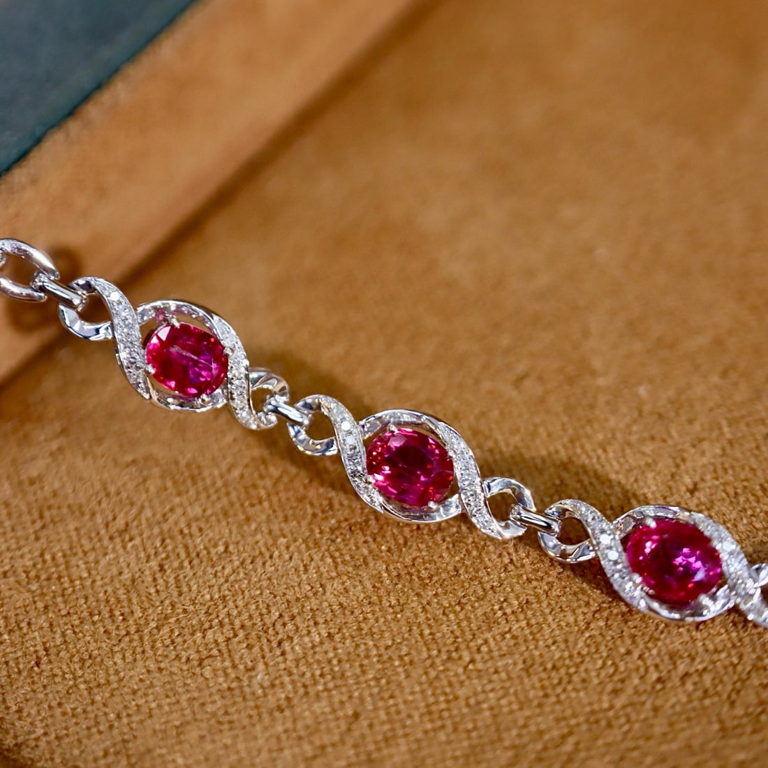 14k Gold 2.83 Ctw Natural Ruby & Diamond Bracelet - 6