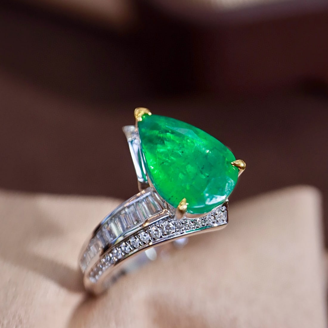14k Gold 3.20 Ctw Natural Emerald & Diamond Ring - 3