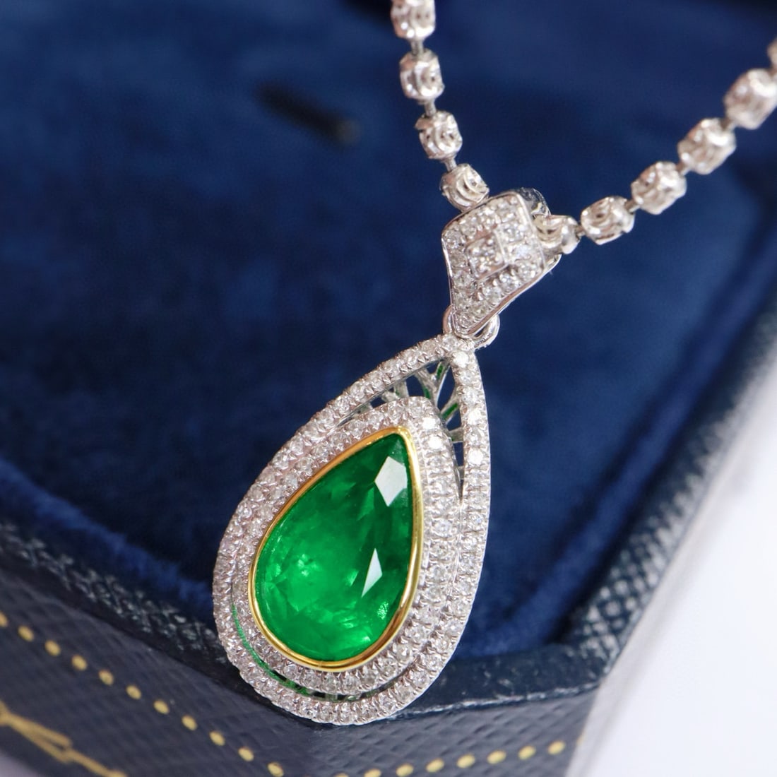 14k Gold 1.55 Ctw Vivid Green Natural Emerald & Diamond Pendant( Without Chain ) - 2