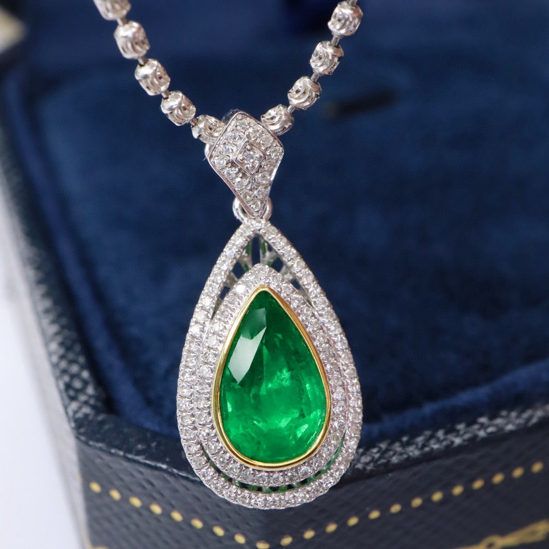 14k Gold 1.55 Ctw Vivid Green Natural Emerald & Diamond Pendant( Without Chain ) - 3