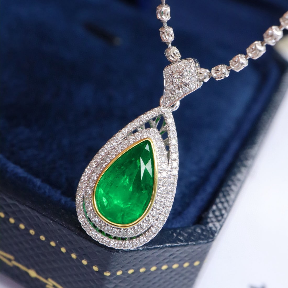 14k Gold 1.55 Ctw Vivid Green Natural Emerald & Diamond Pendant( Without Chain ) - 5