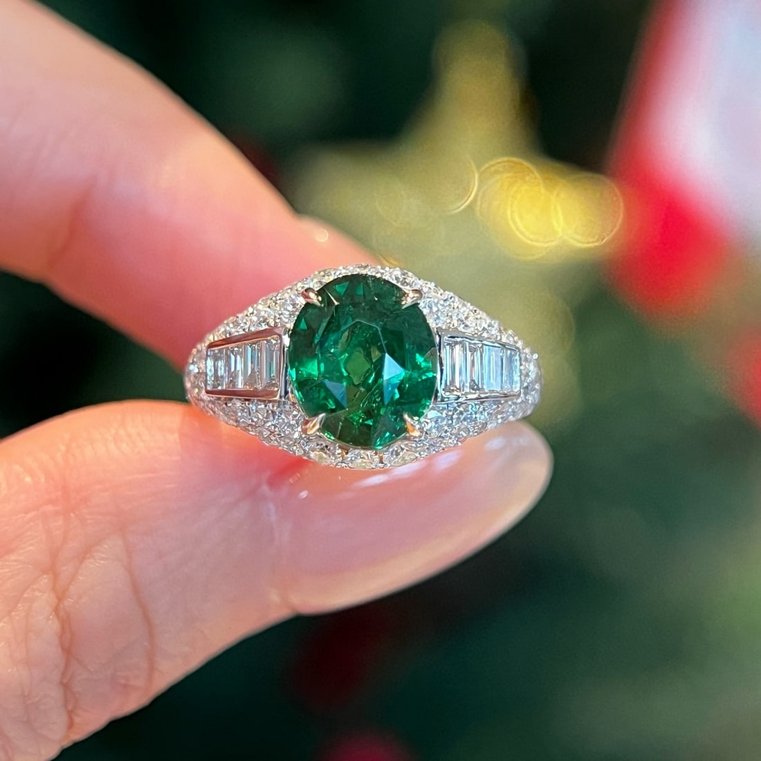 14k Gold 4.23 Ctw Vivid Green Natural Tsavorite & Lab Grown Diamond Ring: Ref:231088342 // gold content:14k gold // ring size:7. 25us // // main gemstone:tsavorite // shape:oval // carat weight:3. 03ct // color:vivid green // treatment:natural // // adjacent gemstone 2 :