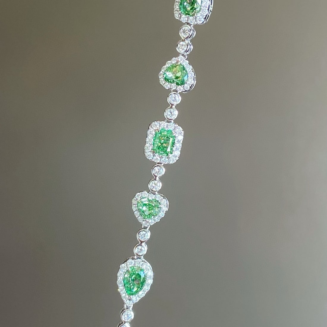 14k Gold 2.28 Ctw Natural Green Diamond & Diamond Bracelet - 2