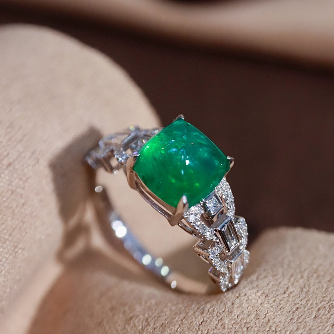 14k Gold 2.78 Ctw Vivid Green Natural Emerald & Diamond Ring - 2