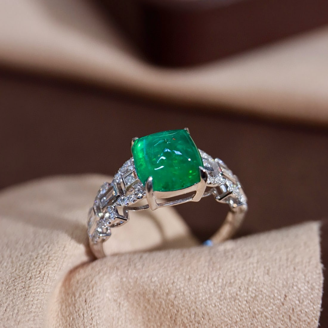 14k Gold 2.78 Ctw Vivid Green Natural Emerald & Diamond Ring - 4