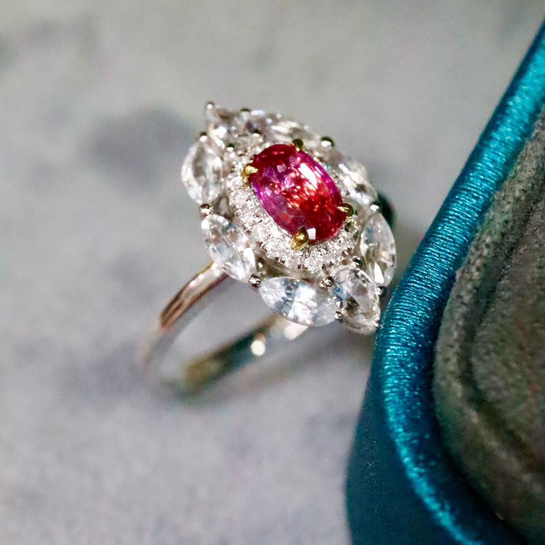 14k Gold 0.66 Ctw Natural Padparadscha Sapphire & Diamond Ring - 2
