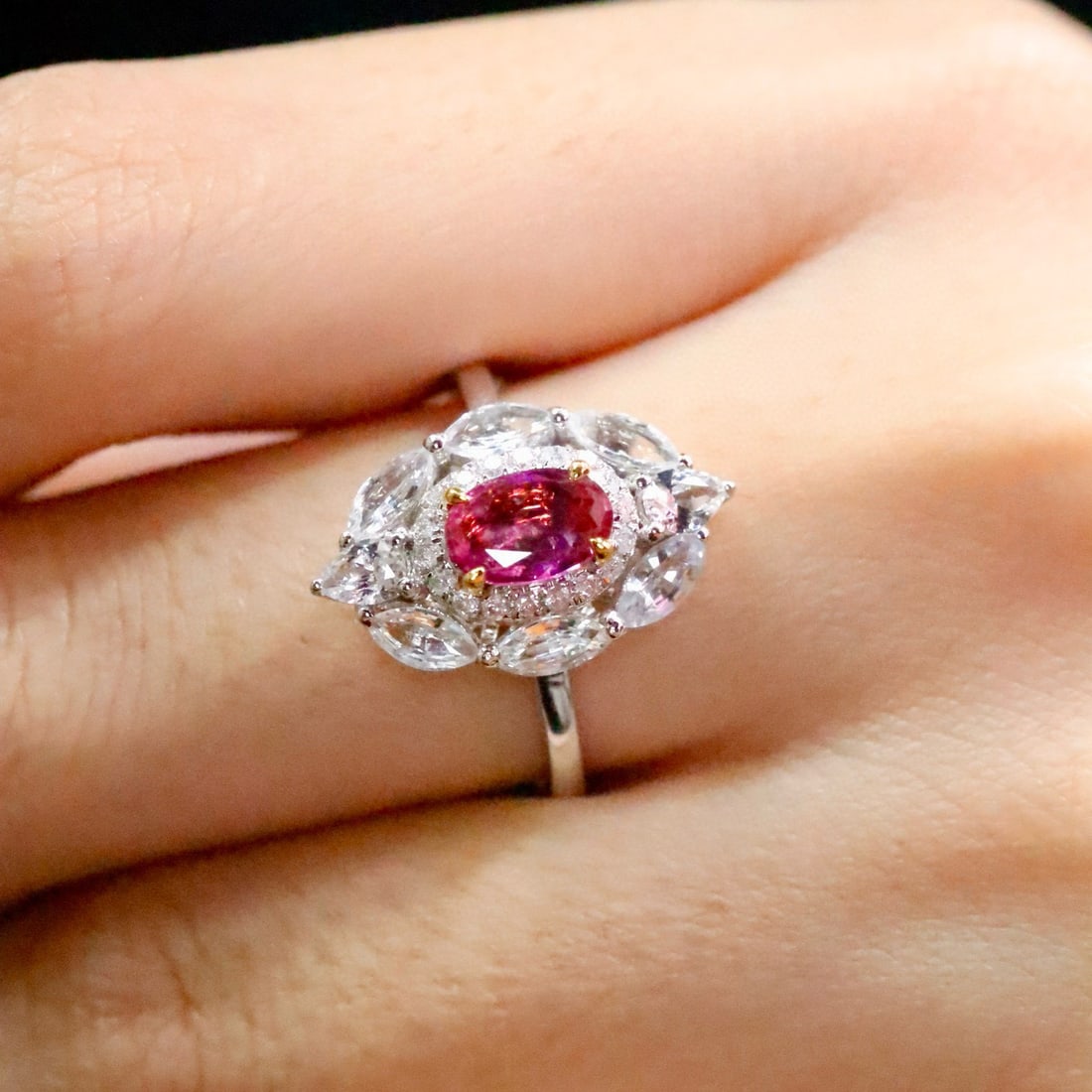 14k Gold 0.66 Ctw Natural Padparadscha Sapphire & Diamond Ring - 4