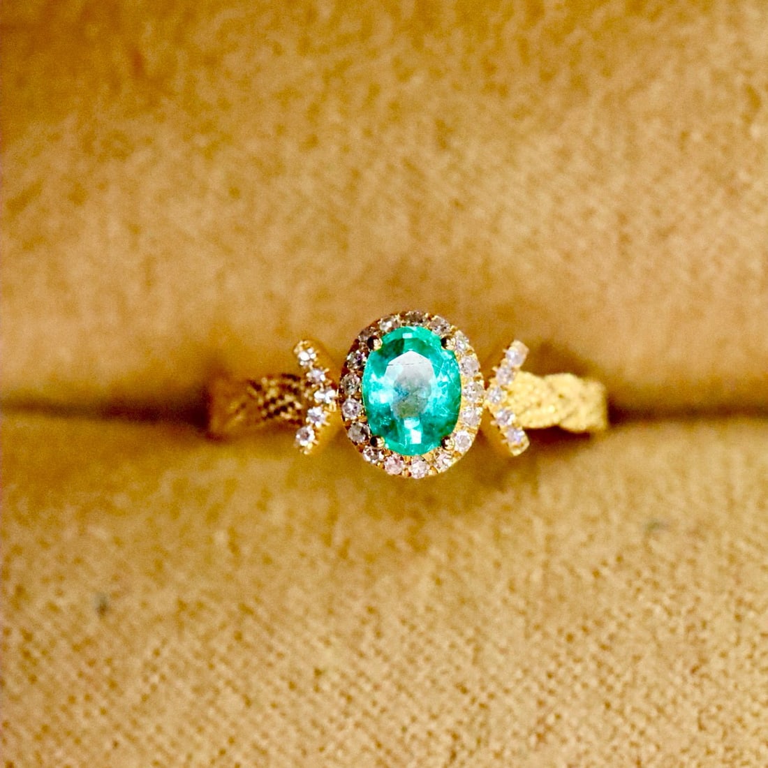 14k Gold 0.35 Ctw Natural Emerald & Diamond Ring - 2