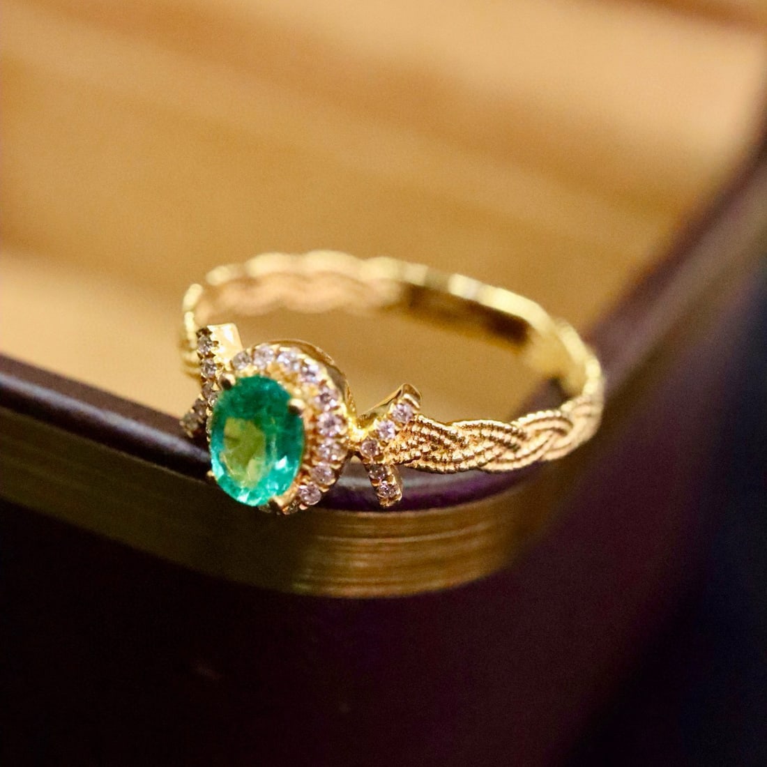 14k Gold 0.35 Ctw Natural Emerald & Diamond Ring - 5