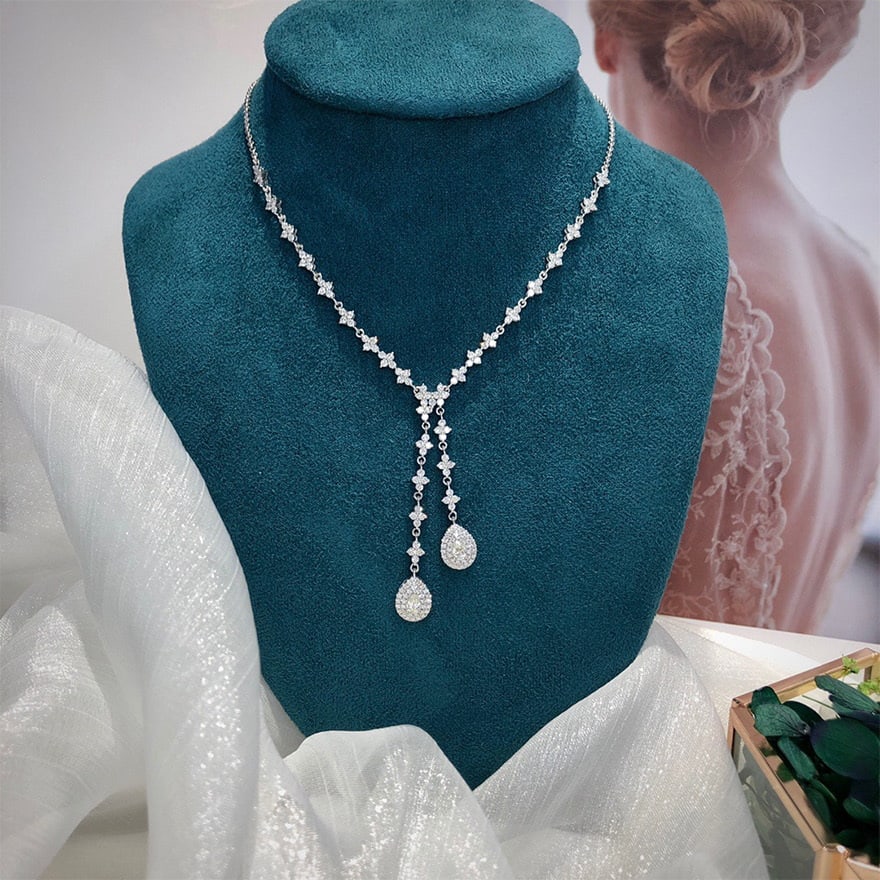 14k Gold 2.63 Ctw Natural H Diamond Necklace: Ref:231088407 // gold content:14k gold // main gemstone:diamond // shape:pear // carat weight:0. 33ct // clarity grade:vs-si // color:h // treatment:natural // // adjacent gemstone 2 : diamond //