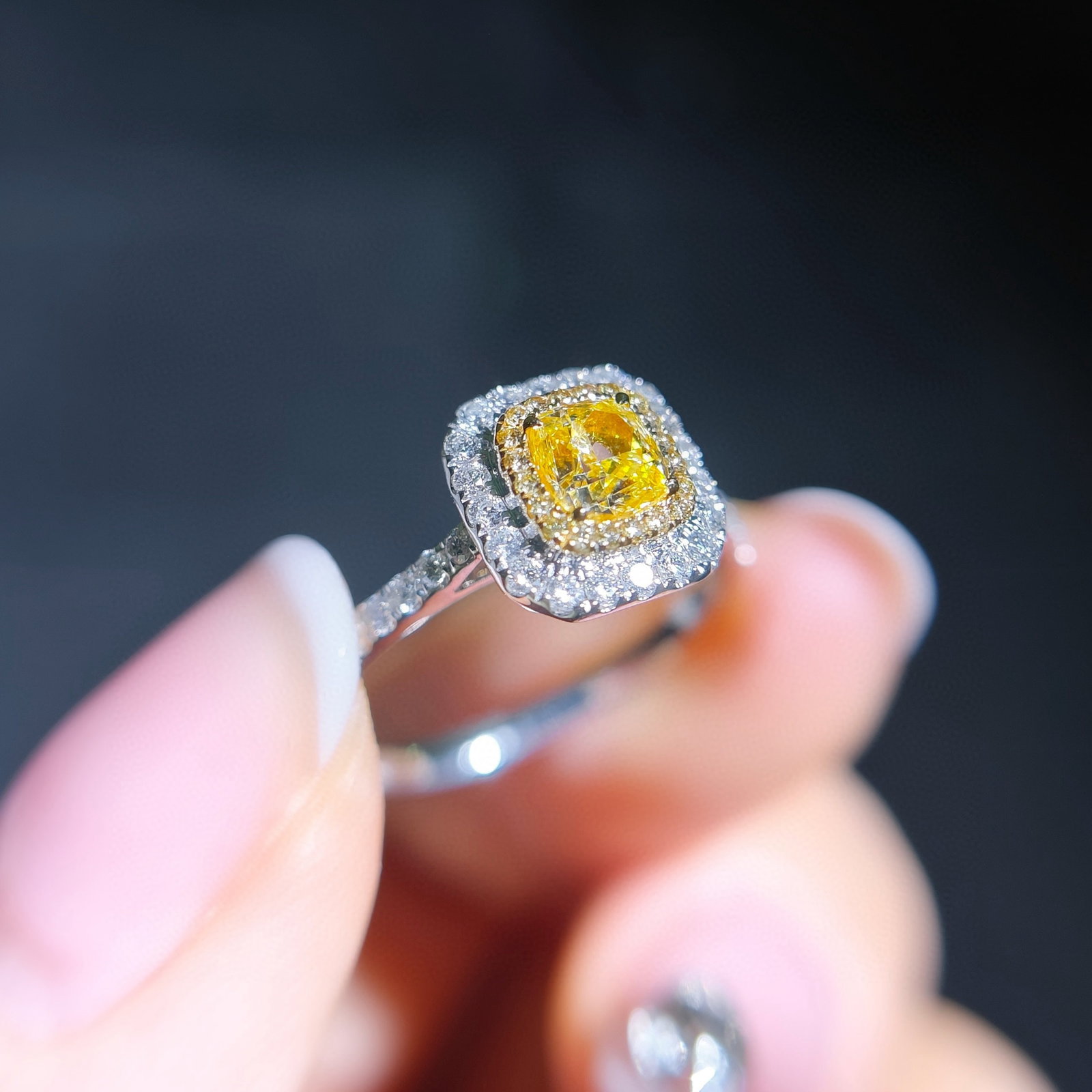 14k Gold 0.86 Ctw Natural Yellow Diamond & Diamond Ring - 2