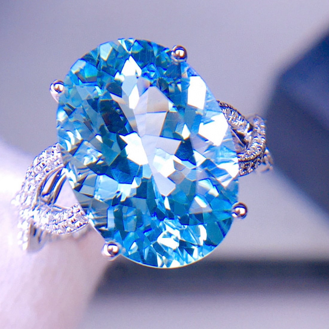 14k Gold 6.82 Ct Natural Aquamarine & Diamond Ring - 2