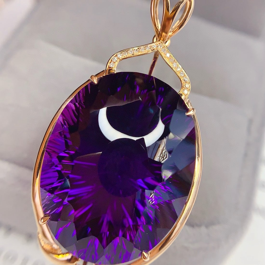 14k Gold 40.8 Ct Natural Amethyst & Diamond Pendant( Without Chain ): Ref:231091054 // gold content:14k gold // main gemstone:amethyst // shape:oval // carat weight:40. 8ct // color:purple // treatment:natural // // adjacent gemstone 2 : diamond // number of stones:19