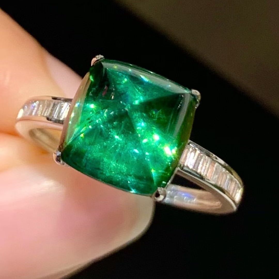 14k Gold 4.75 Ct Natural Tourmaline & Diamond Ring: Ref:231091086 // gold content:14k gold // ring size:7. 25us // // main gemstone:tourmaline // shape:sugar-loaf // carat weight:4. 75ct // color:bluish green // treatment:natural // // adjacent