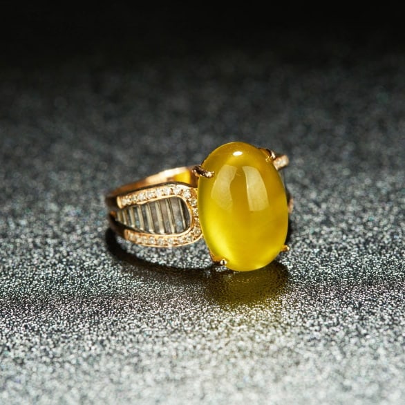 14k Gold 6.1 Ct Natural Prehnite & Diamond Ring: Ref:231091089 // gold content:14k gold // ring size:7. 25us // // main gemstone:prehnite // shape:oval // carat weight:6. 1ct // color:yellow // treatment:natural // // adjacent gemstone 2 : diamond