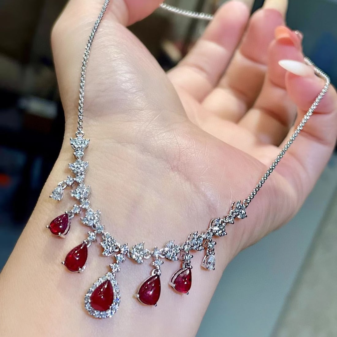 14k Gold 4.84 Ctw Natural Ruby & Diamond Necklace: Ref:231091104 // gold content:14k gold // main gemstone:ruby // shape:pear // carat weight:3. 56ct // color:pigeonblood red // treatment:natural // // adjacent gemstone 2 : diamond // shape:multiple