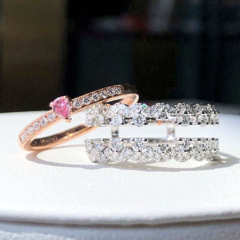 14k Gold 0.83 Ctw Natural Pink Diamond & Diamond Ring: Ref:231091118 // gold content:14k gold // ring size:7. 25us // // main gemstone:pink diamond // shape:pear // carat weight:0. 06ct // color:pink // treatment:natural // // adjacent gemstone 2 : diamon