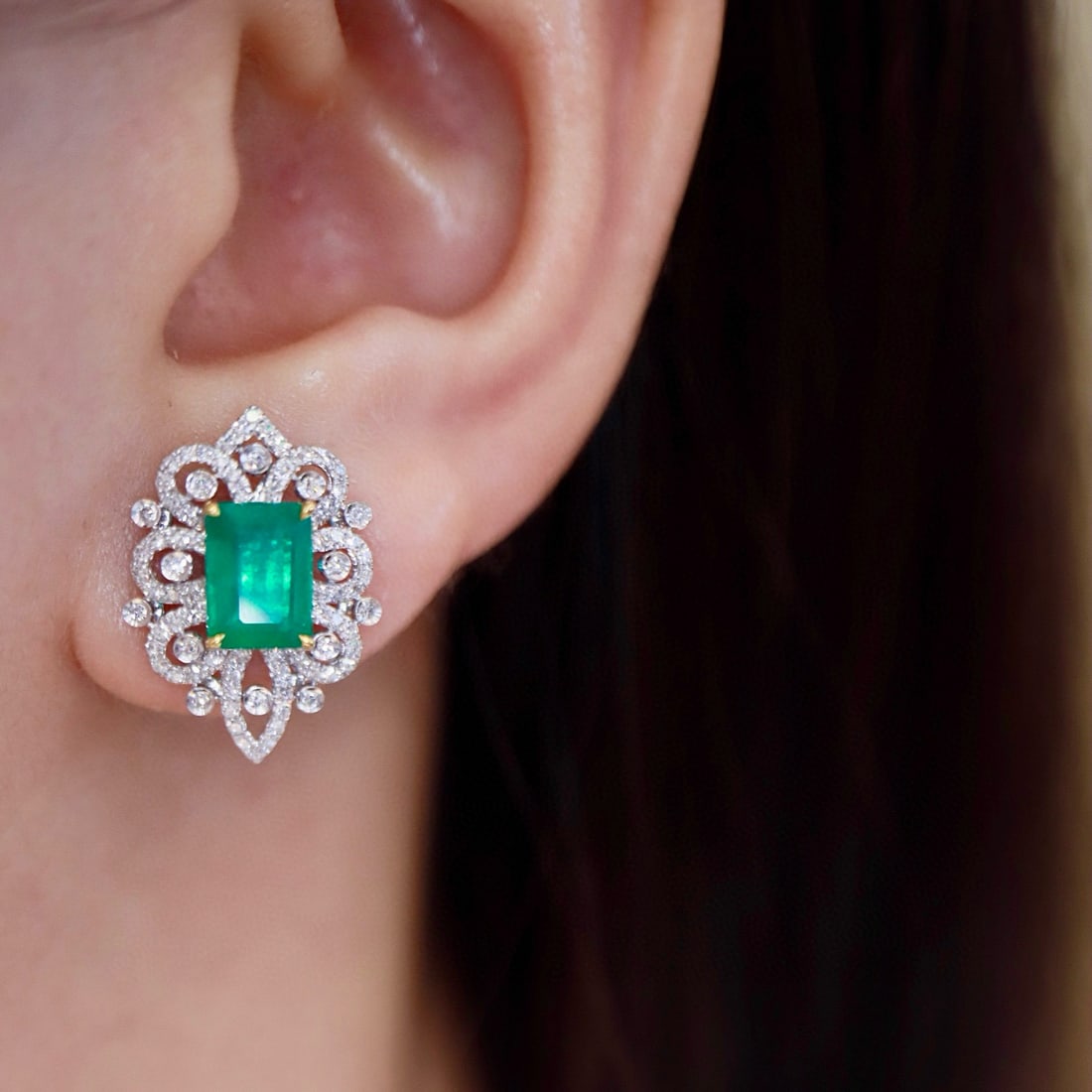 14k Gold 2.45 Ctw Vivid Green Natural Emerald & Diamond Earrings - 2