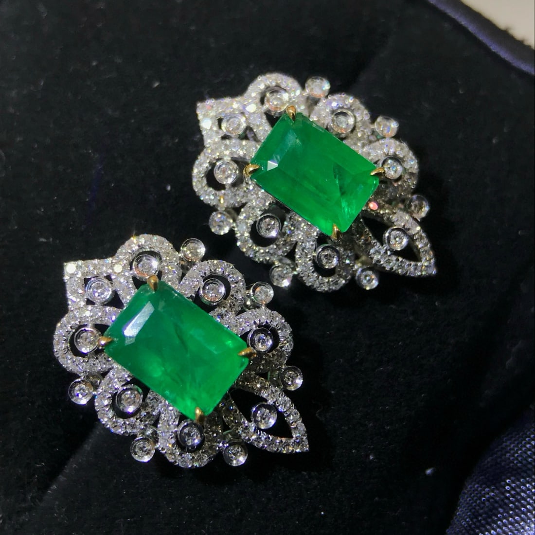 14k Gold 2.45 Ctw Vivid Green Natural Emerald & Diamond Earrings - 6