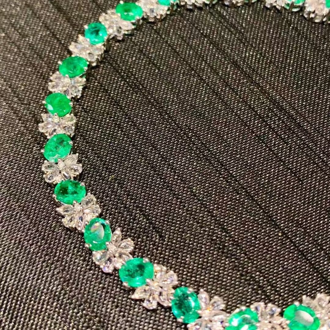14k Gold 6 Ct Vivid Green Natural Emerald & Diamond & Sapphire Bracelet - 5