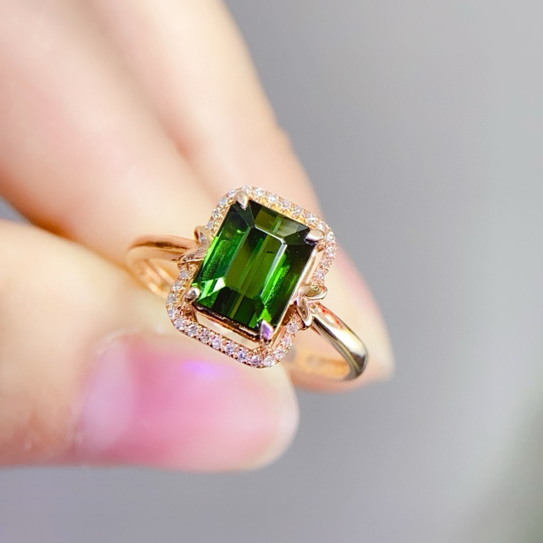 14k Gold 2.2 Ct Natural Tourmaline & Diamond Ring: Ref:231091160 // gold content:14k gold // ring size:7. 25us // // main gemstone:tourmaline // shape:octagonal // carat weight:2. 2ct // color:green // treatment:natural // // adjacent gemstone 2 :