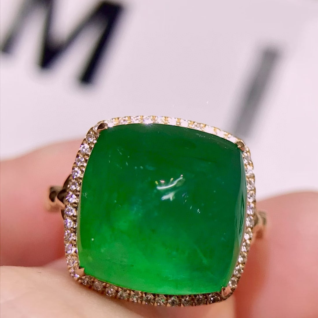 14k Gold 9.7 Ct Vivid Green Natural Emerald & Diamond Ring - 3