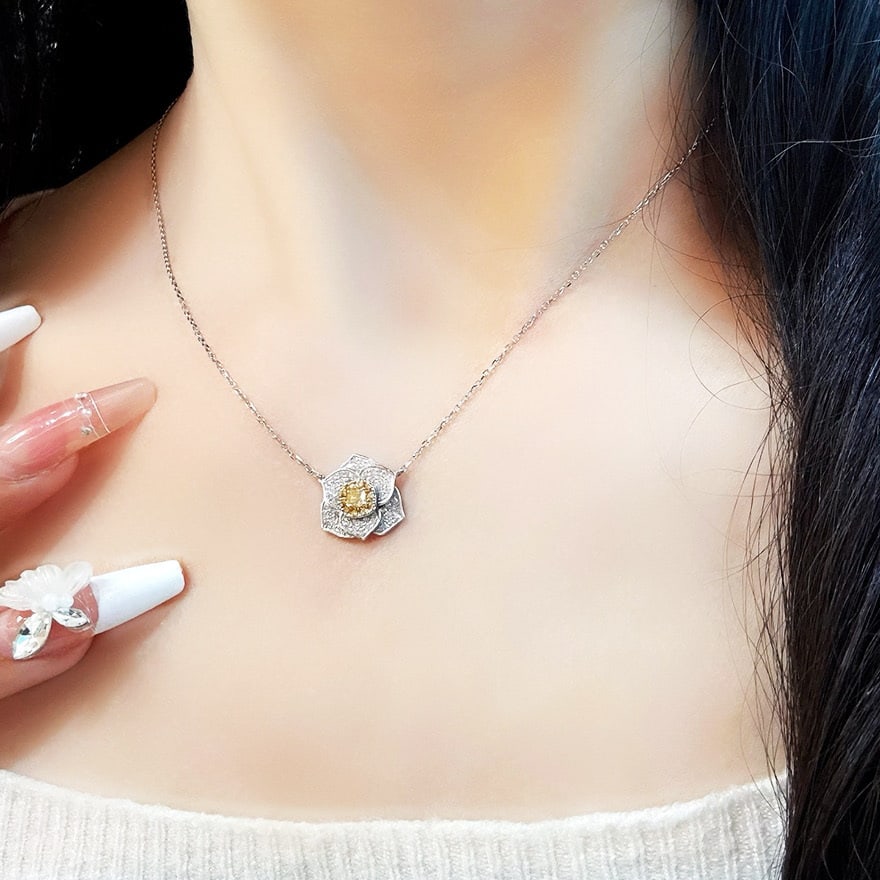 14k Gold 0.55 Ct Natural Color Diamond Necklace - 3