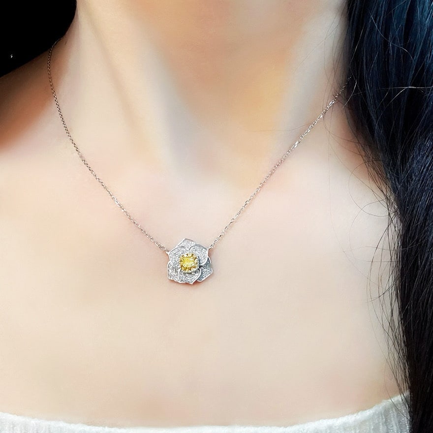 14k Gold 0.55 Ct Natural Color Diamond Necklace - 4