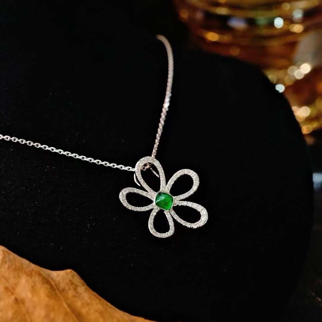 14k Gold 0.72 Ctw Vivid Green Natural Emerald & Diamond & Flowers Pendant( Without Chain ) - 3