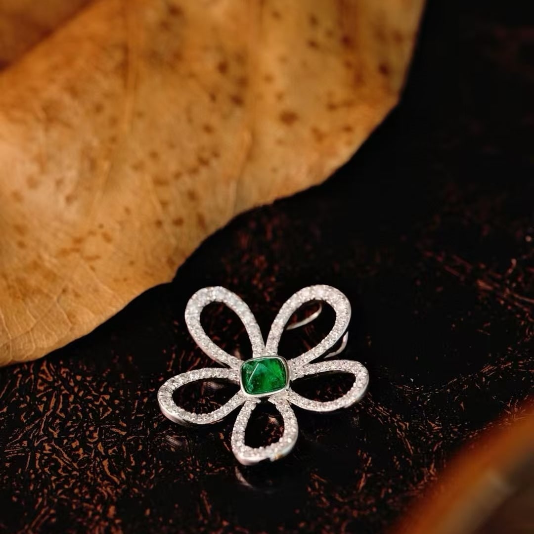 14k Gold 0.72 Ctw Vivid Green Natural Emerald & Diamond & Flowers Pendant( Without Chain ) - 4