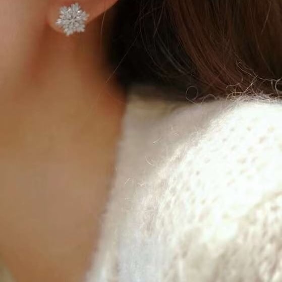 14k Gold 0.7 Ct Natural H Diamond Earrings - 4