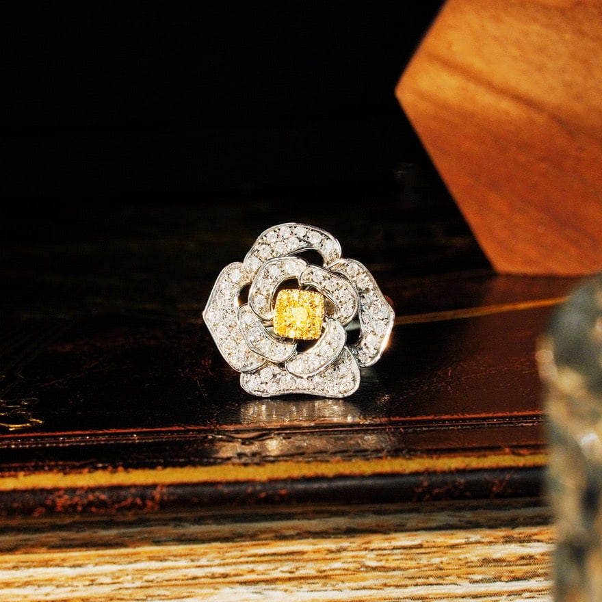 14k Gold 1 Ct Natural Color Diamond & Flowers Ring: Ref:231091192 // gold content:14k gold // ring size:7. 25us // // main gemstone:diamond // shape:multiple // carat weight:1ct // clarity grade:vs-si // color:color // treatment:natural // Condition:
